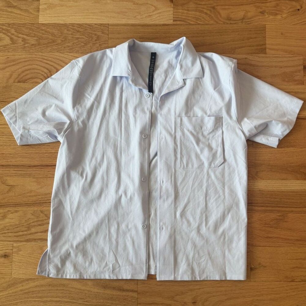 Lululemon Short Sleeve Woven Shirt w/ Pockets (Light Blue) - Large